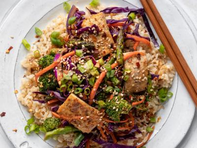 Honey and Ginger Tofu Stir Fry with Brown Rice In Pan with Rice Closeup Full Size_ (3).jpg