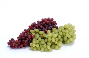 Green-and-red-grape2.jpg