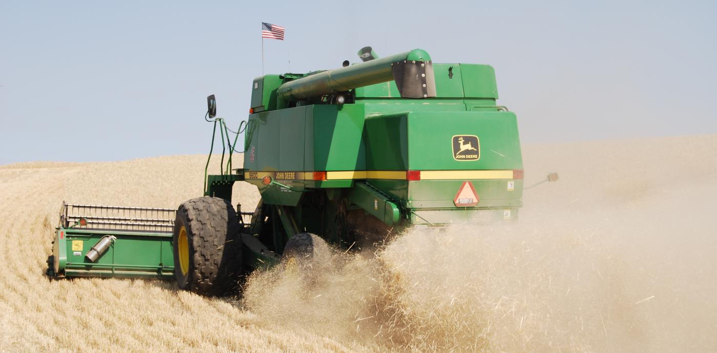 Harvesting combine