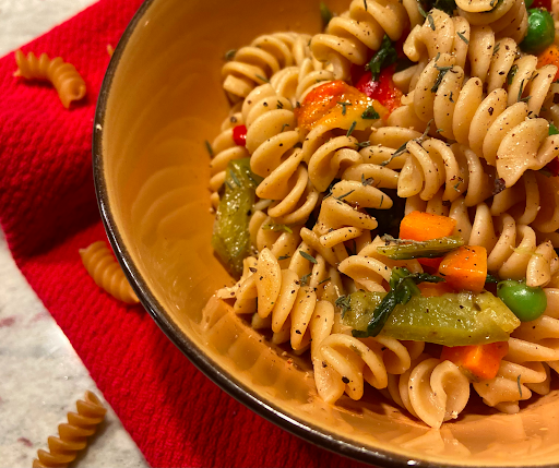 close up of rotini pasta and vegetables