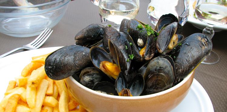 Mussels Steamed in White Wine - OLDWAYS - Cultural Food Traditions OLDWAYS – Cultural Food Tradition