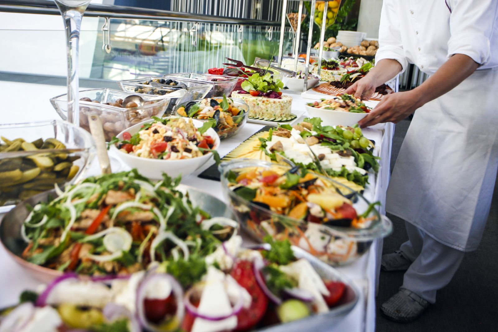 IStock 000023091876 MediumHealthyBuffet.jpg