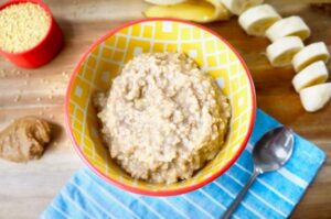 A bowl of oatmeal